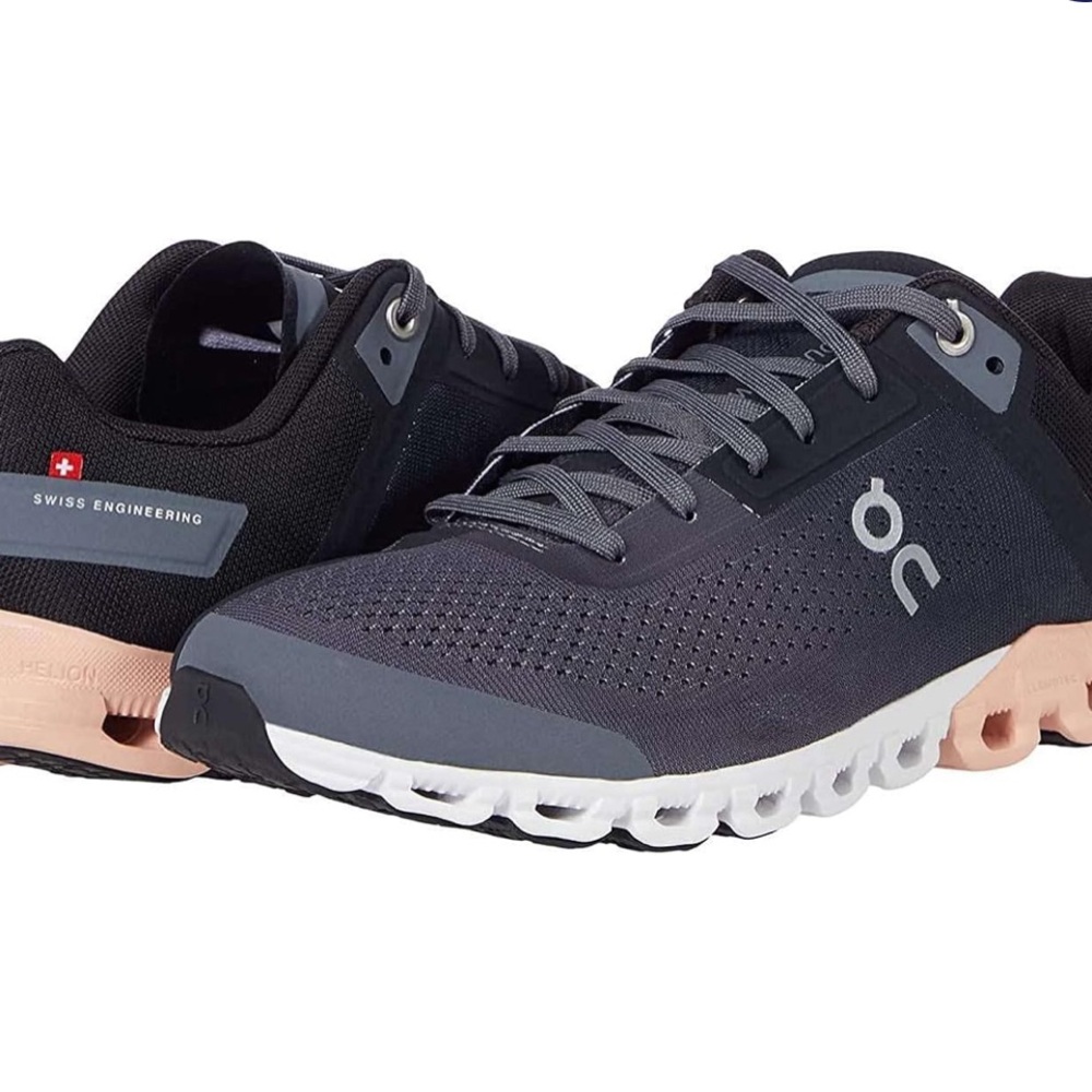 ON Women’s Cloudflow Rock Rose Sneaker!